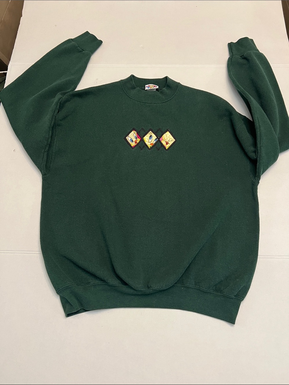 VINTAGE 90’s LOONEY TUNES WOMENS LARGE TWEETY BIRD PULLOVER CREWNECK SWEATSHIRT - Picture 2 of 10